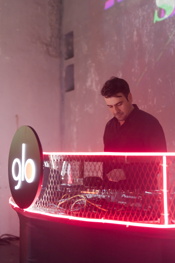 glo party στο Art Factory