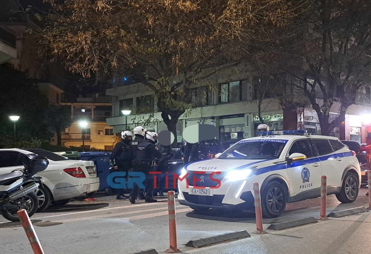 Επεισόδια στο ΑΠΘ - Αστυνομικές δυνάμεις σε δρόμο έξω από Πανεπιστημιακό Ίδρυμα