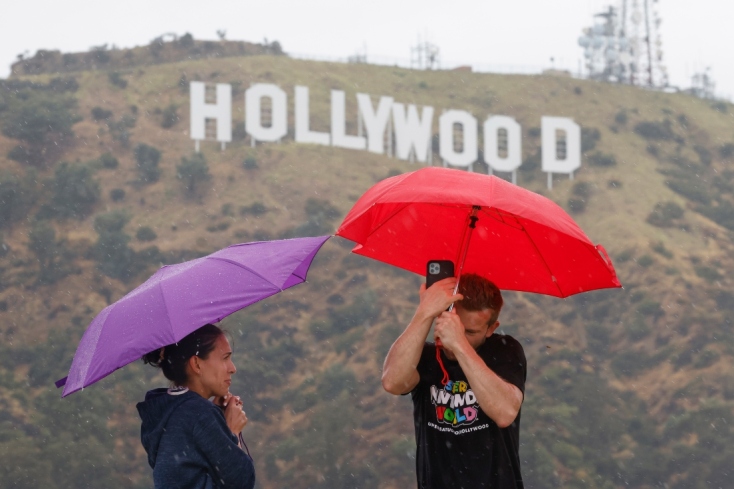Η Πινακίδα του Χόλιγουντ κλείνει 100 χρόνια: Πώς και γιατί δημιουργήθηκε - Οι αλλαγές στην επιγραφή και οι ανακαινίσεις της