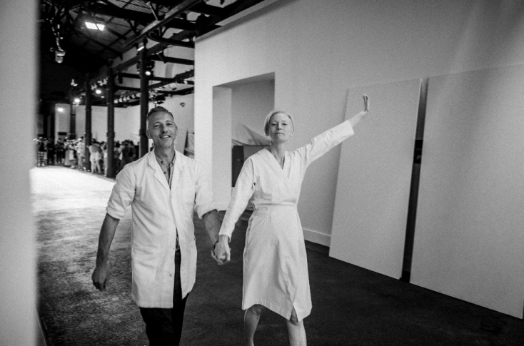 Ολιβιέ Σαγιάρ και Τίλντα Σουίντον 