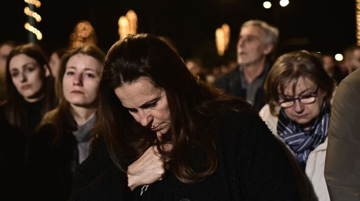 «Δεν ξεχνώ. 57 ψυχές ζητούν δικαίωση»: Συγκέντρωση διαμαρτυρίας στο Σύνταγμα για την τραγωδία των Τεμπών