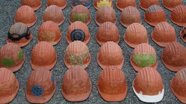 Χουάν Εστέμπαν Σαντοβάλ «Ο πήλινος στρατός της Ελευσίνας»