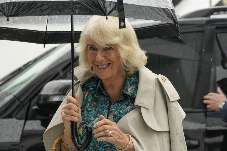 Βασίλισσα Καμίλα: Ακολουθεί τα βήματα των μελών της βασιλικής οικογένειας που κάνουν podcast - Το The Queen's Reading Room απευθύνεται στους λάτρεις του βιβλίου