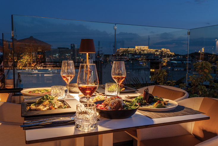 Διαμονή και δείπνο Παραμονή Πρωτοχρονιάς στο Brown Acropol