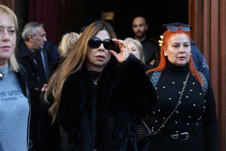 Το τελευταίο αντίο στον Βασίλη Καρρά