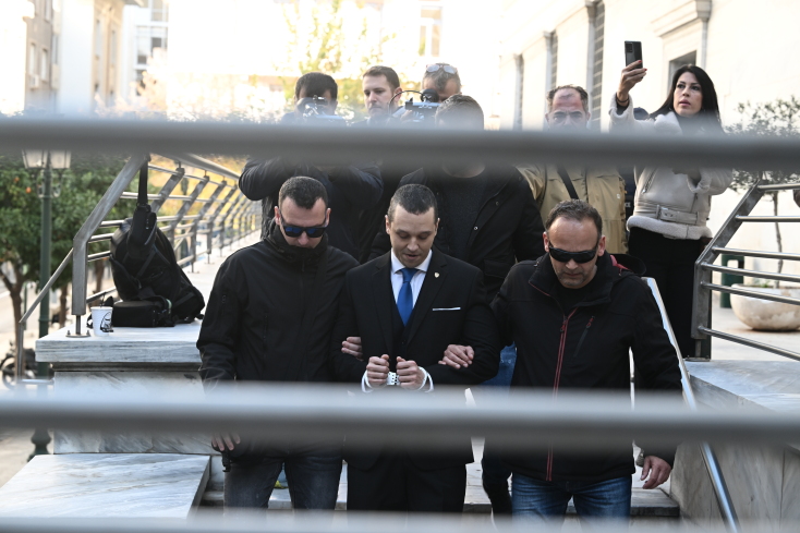 Ορκίστηκε δημοτικός σύμβουλος ο Ηλίας Κασιδιάρης © ΤΑΤΙΑΝΑ ΜΠΟΛΑΡΗ/EUROKINISSI