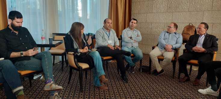 Οδοιπορικό στο Ισραήλ μετά τον πόλεμο: Τι λένε γονείς ομήρων, μέλη κοινοτήτων και οργανισμών, καθηγητές πανεπιστημίων και απλοί πολίτες