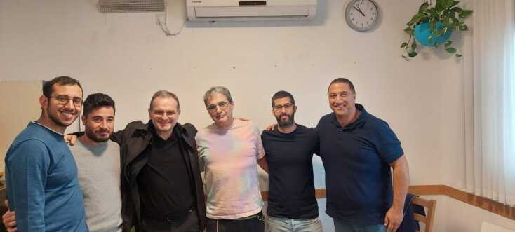 Οδοιπορικό στο Ισραήλ μετά τον πόλεμο: Τι λένε γονείς ομήρων, μέλη κοινοτήτων και οργανισμών, καθηγητές πανεπιστημίων και απλοί πολίτες