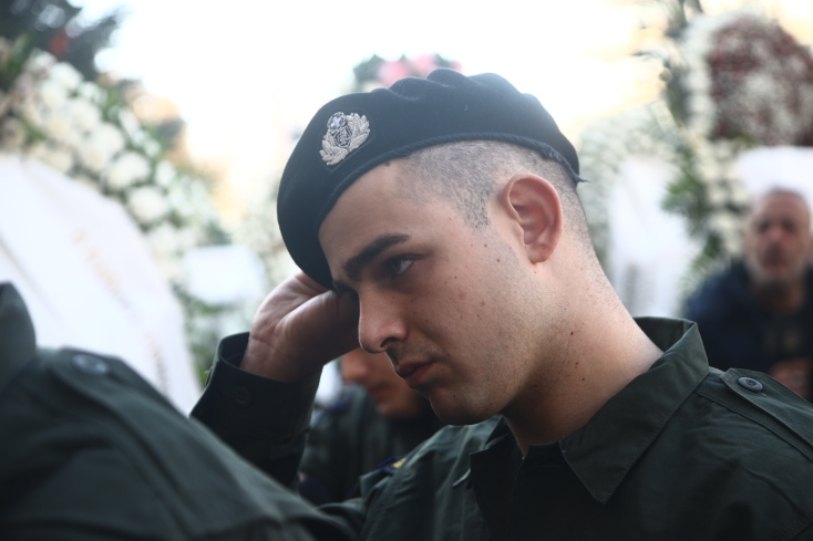 Ρίγη συγκίνησης στη Θεσσαλονίκη στο τελευταίο αντίο προς τον Γιώργο Λυγγερίδη