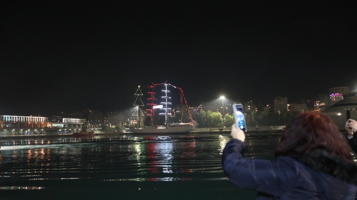 Το Blue Star Delos έκανε ποδαρικό στο λιμάνι του Πειραιά για το 2024