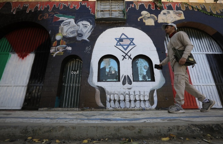 Χούτι: Το ισλαμιστικό κίνημα που απειλεί να καταστήσει τον πόλεμο στη Γάζα μεγάλη περιφερειακή σύρραξη