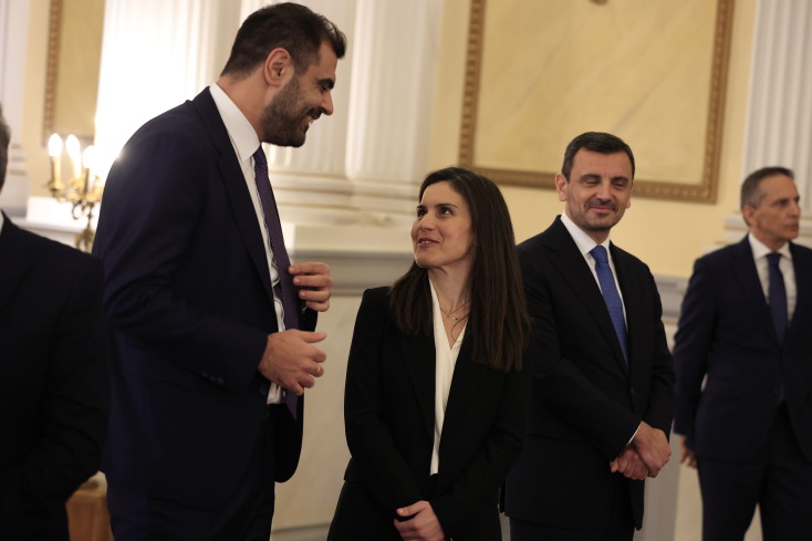 Ορκίστηκαν οι νέοι υπουργοί και υφυπουργοί - Δείτε φωτογραφίες από το Μέγαρο Μαξίμου