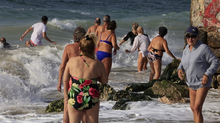 Ο αγιασμός των υδάτων μέσα από φωτογραφίες - Πώς γιόρτασε τα Θεοφάνια η Ελλάδα