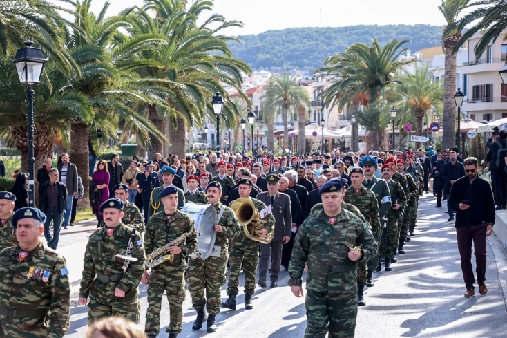 Ο αγιασμός των υδάτων μέσα από φωτογραφίες - Πώς γιόρτασε τα Θεοφάνια η Ελλάδα