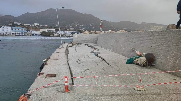 Μεγάλες καταστροφές υπέστη το λιμάνι του Μακρύ Γιαλού στο Λασίθι από τους ισχυρούς νοτιάδες