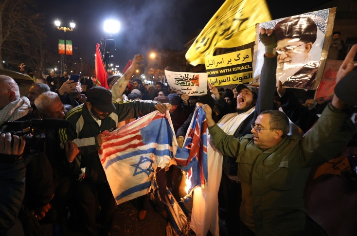 Υεμένη: Νέες αεροπορικές επιδρομές ΗΠΑ - Βρετανίας - Ο πρόεδρος Τζο Μπάιντεν αποκαλεί τρομοκρατική οργάνωση τους αντάρτες Χούθι. 