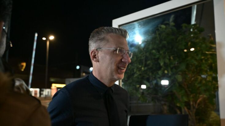 Αυλαία στη διήμερη ενημέρωση των βουλευτών της ΝΔ επί του νομοσχεδίου για τον γάμο ομόφυλων ζευγαριών