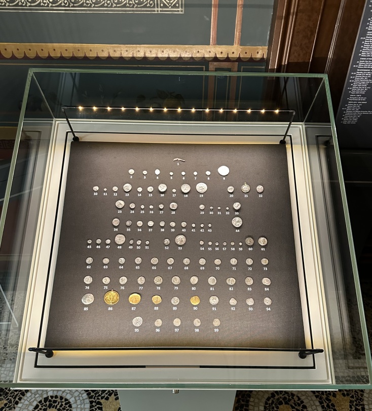 Υπουργείο Πολιτισμού: Δωρεά στο Νομισματικό Μουσείο η συλλογή Αναστάση Παπαληγούρα - Οι ευχαριστίες της Πολιτείας μέσω της Λίνας Μενδώνη.