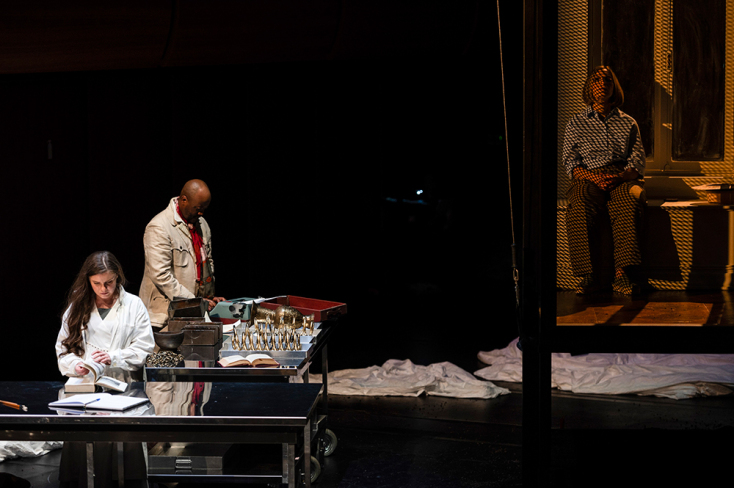 «Νεκρή πόλη» στην Εναλλακτική Σκηνή της ΕΛΣ: Συνέντευξη με τον Νηλ Γκόρεν και τη Ρόμπιν Γκουαρίνο