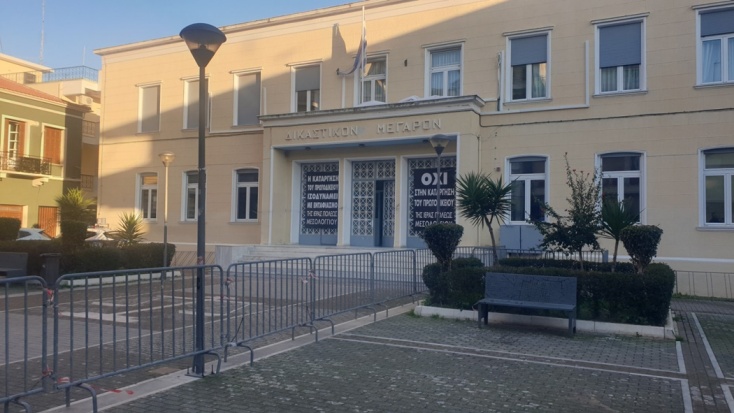 Ο κρεοπώλης μεταφέρθηκε στο Δικαστικό Μέγαρο Μεσολογγίου πολύ νωρίς το πρωί