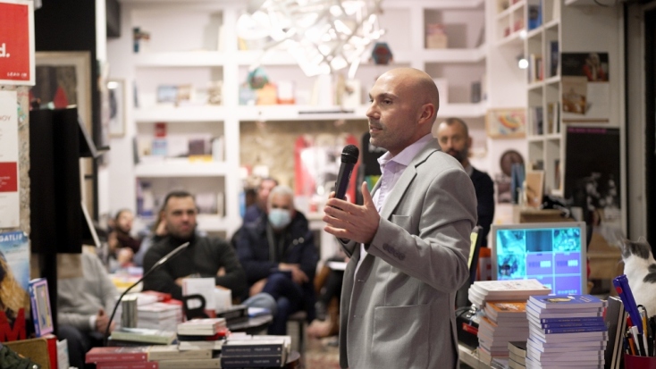 «Τάσεις Μάρκετινγκ 2024»: Μεγάλη συμμετοχή στην ομιλία του Θέμη Σαρανταένα