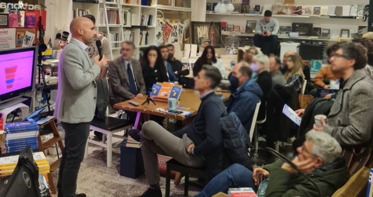 «Τάσεις Μάρκετινγκ 2024»: Μεγάλη συμμετοχή στην ομιλία του Θέμη Σαρανταένα