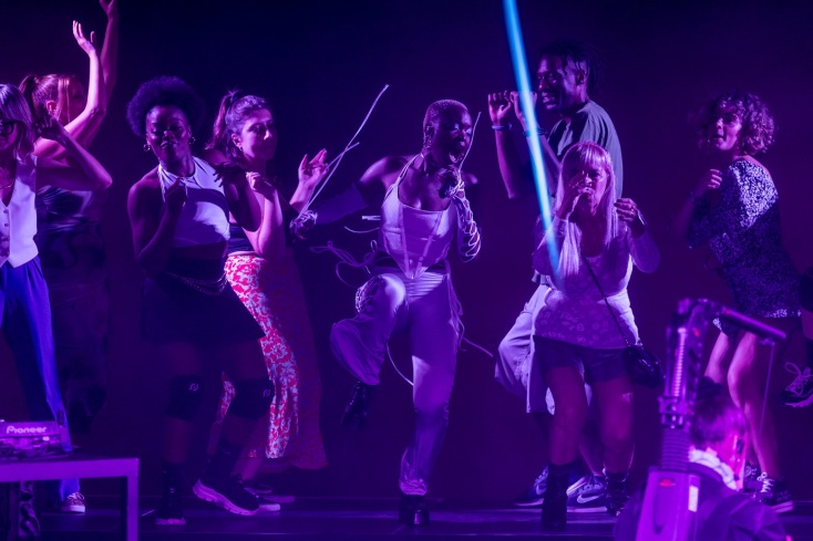 Stages A/Live: Pongo, η νέα ντίβα του kuduro έρχεται αποκλειστικά στο Onassis Channel στο YouTube, ειδικά κινηματογραφημένη από τον Χρήστο Σαρρή.