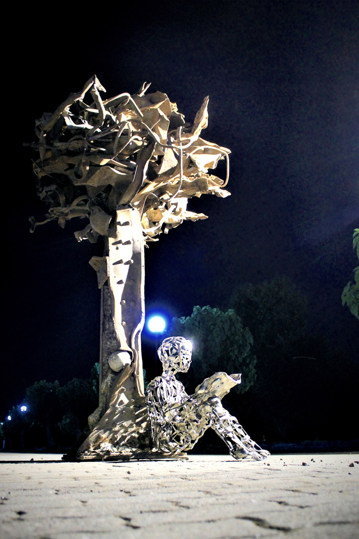 Τα σιδερένια δέντρα του Απόστολου Χασιώτη