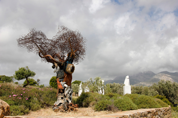 Τα σιδερένια δέντρα του Απόστολου Χασιώτη
