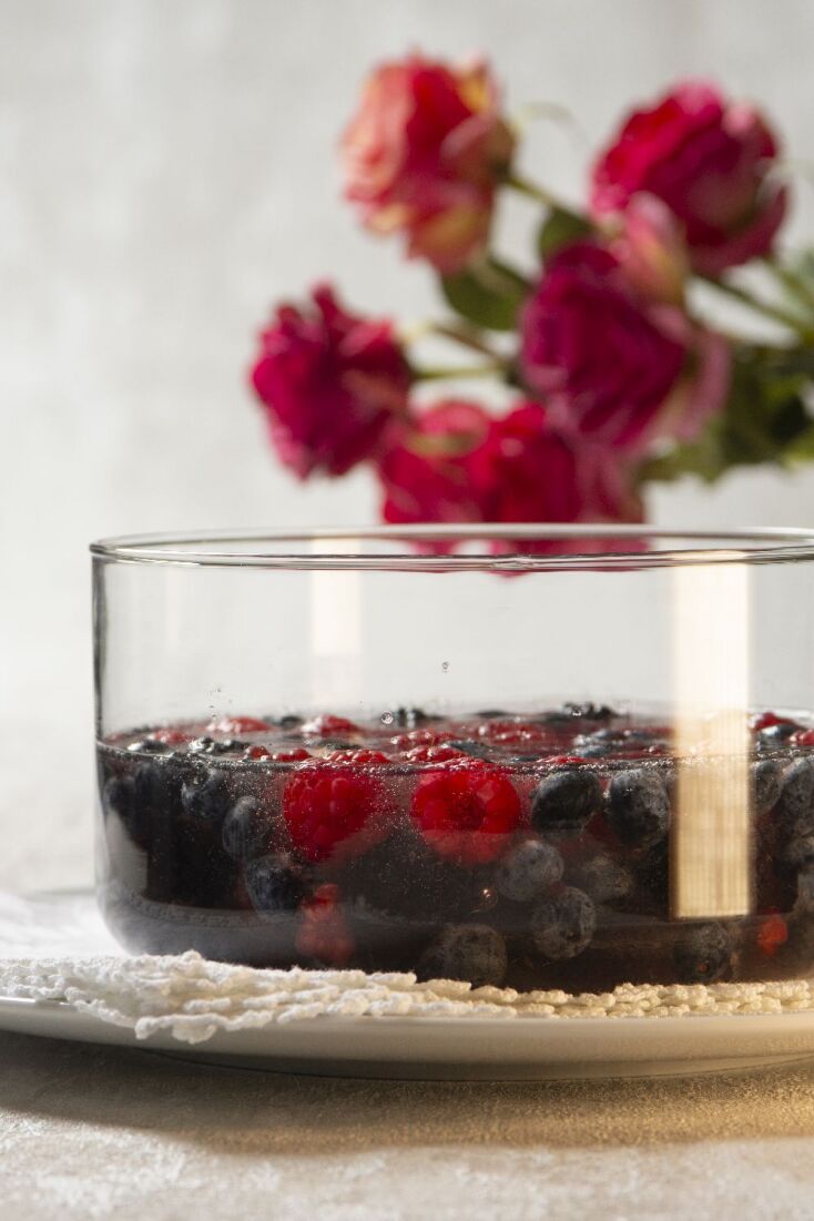 Συνταγή για ζελέ με λευκό κρασί, βανίλια και φρούτα του δάσους