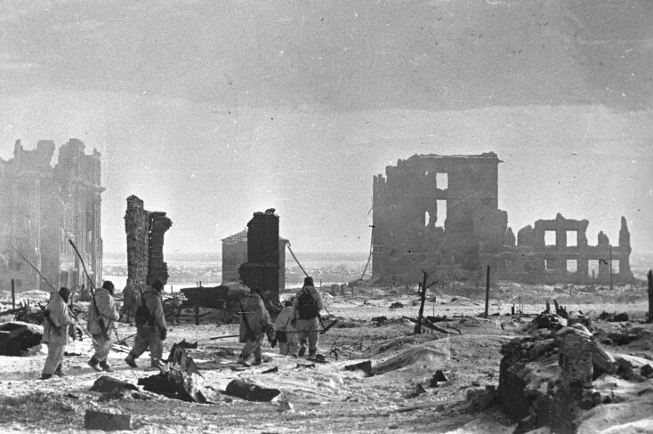 Σαν σήμερα 31 Ιανουαρίου: Το 1943, ο στρατάρχης Φρίντριχ Πάουλους παραδίδεται στον Κόκκινο Στρατό - Η Μάχη του Στάλινγκραντ λήγει με νίκη των Σοβιετικών. 