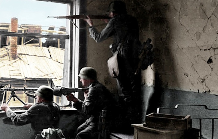 Σαν σήμερα 31 Ιανουαρίου: Το 1943, ο στρατάρχης Φρίντριχ Πάουλους παραδίδεται στον Κόκκινο Στρατό - Η Μάχη του Στάλινγκραντ λήγει με νίκη των Σοβιετικών. 