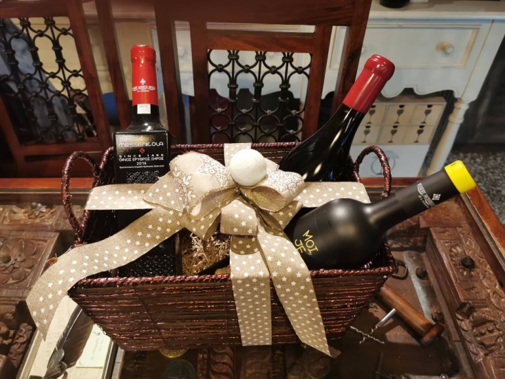 Γιορτάζουμε την ημέρα του Αγίου Βαλεντίνου με  κρασιά από τον Μεσενικόλα Καρδίτσας