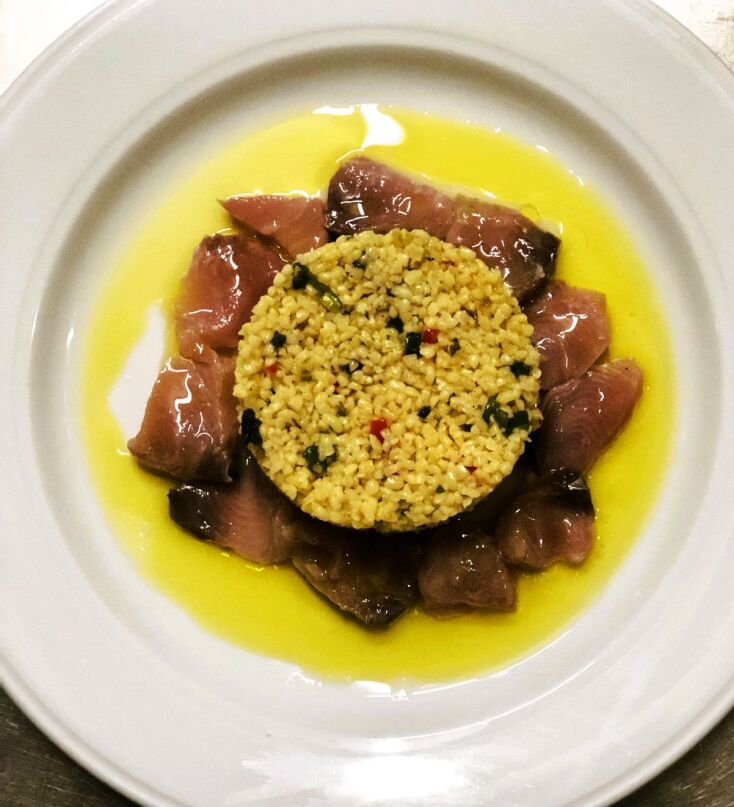 Ωμή παλαμίδα με πλιγούρι, μέντα και τσίλι