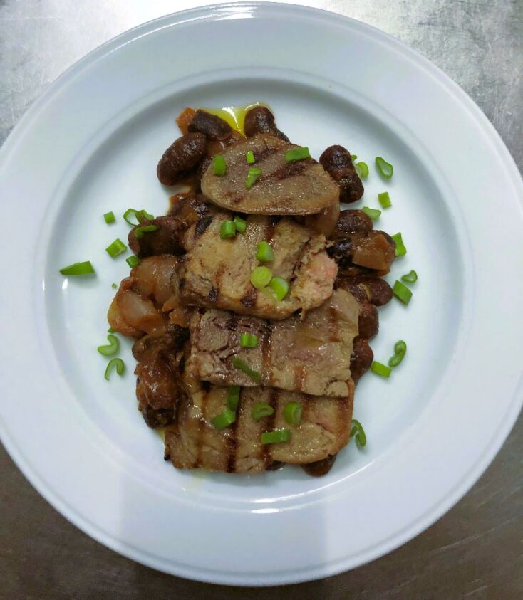 Μοσχαρίσια γλώσσα με γίγαντες στιφάδο