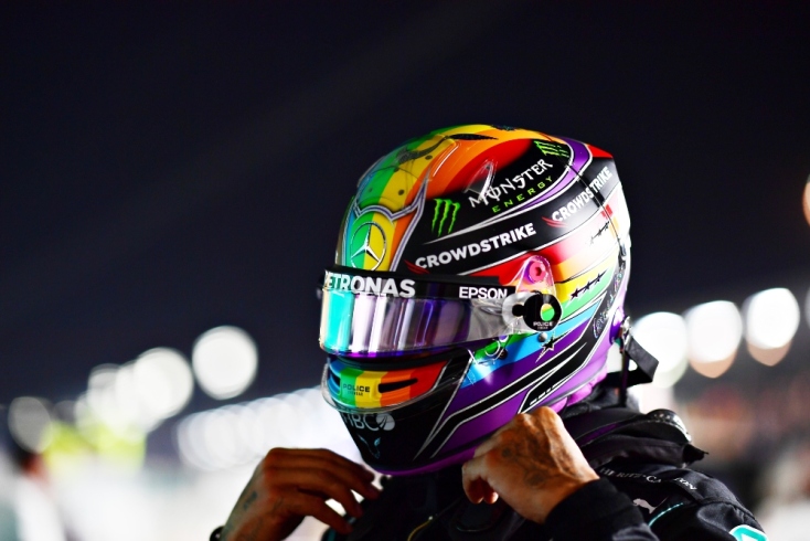 Λιούις Χάμιλτον: Ένας «ιππότης» στο τιμόνι της Ferrari 