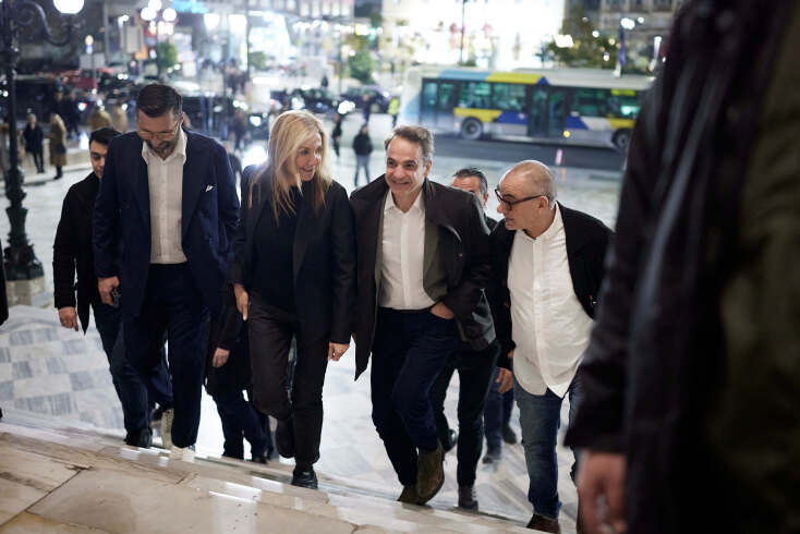 «Τρεις Ψηλές Γυναίκες»: Κυριάκος Μητσοτάκης και Μαρέβα Γκραμπόφσκι στο Δημοτικό Θέατρο Πειραιά - Παρακολούθησαν την παράσταση και μίλησαν με τους συντελεστές. 