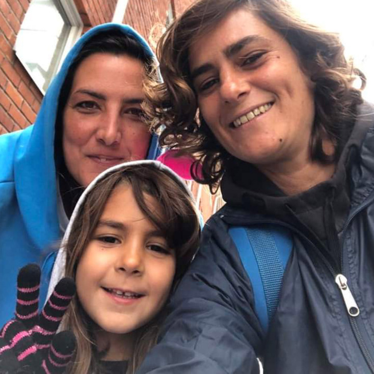 Η Νικόλ με την Αμαλία και την μικρή Αλίκη