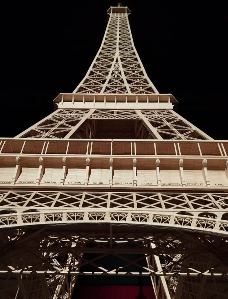 Πύργος του Άιφελ από 700.000 σπίρτα μπήκε στο Ρεκόρ Γκίνες - Ο τίτλος δόθηκε σε 47χρονο Γάλλο μετά την αρχική απόρριψη.