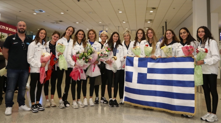 Επέστρεψαν στην Ελλάδα τα «χρυσά» κορίτσια της συγχρονισμένης κολύμβησης 