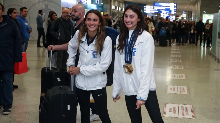 Επέστρεψαν στην Ελλάδα τα «χρυσά» κορίτσια της συγχρονισμένης κολύμβησης 