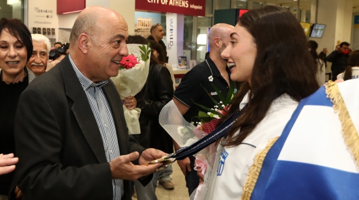 Επέστρεψαν στην Ελλάδα τα «χρυσά» κορίτσια της συγχρονισμένης κολύμβησης 