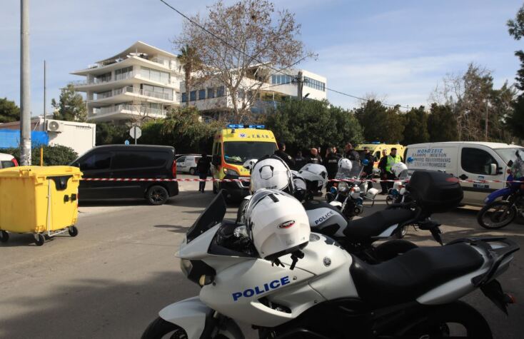 Πυροβολισμοί σε ναυτιλιακή εταιρεία στη Γλυφάδα - Οι πρώτες εικόνες