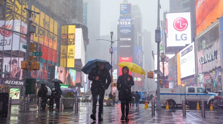 Χειμερινή καταιγίδα έντυσε στα λευκά τις ΗΠΑ