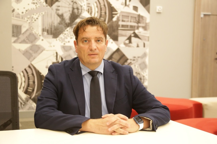 Νίκος Παναγιώτου, επικεφαλής της έρευνας, διευθυντής του Εργαστηρίου Ειρηνευτικής Δημοσιογραφίας και καθηγητής στο Τμήμα Δημοσιογραφίας και Μέσων Μαζικής Επικοινωνίας του Αριστοτέλειου Πανεπιστημίου