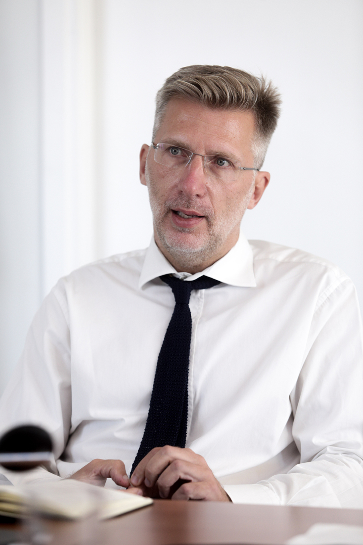 Άκης Σκέρτσος: Συνέντευξη με τον Υπουργό Επικρατείας με αφορμή το νομοσχέδιο για τα ομόφυλα ζευγάρια