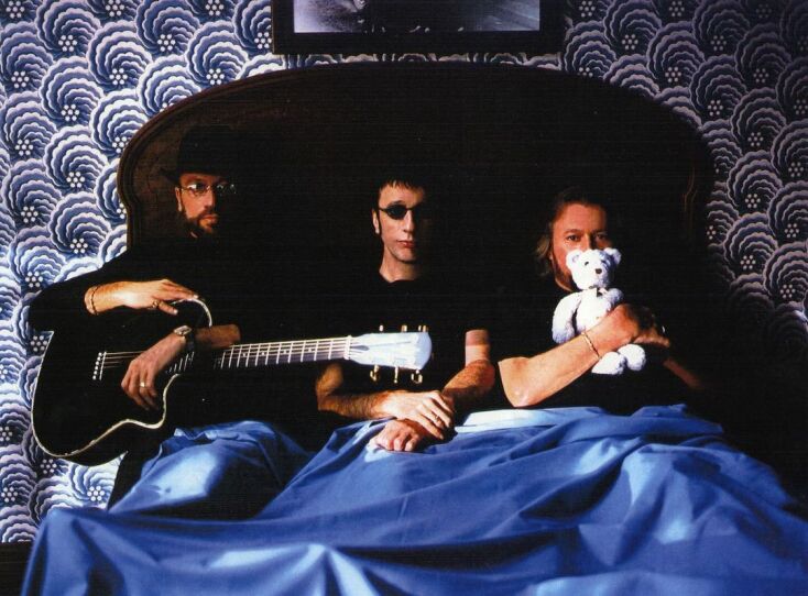 Ρίντλεϊ Σκοτ: Ο διάσημος σκηνοθέτης διαπραγματεύεται βιογραφική ταινία για το θρυλικό συγκρότημα των Bee Gees.