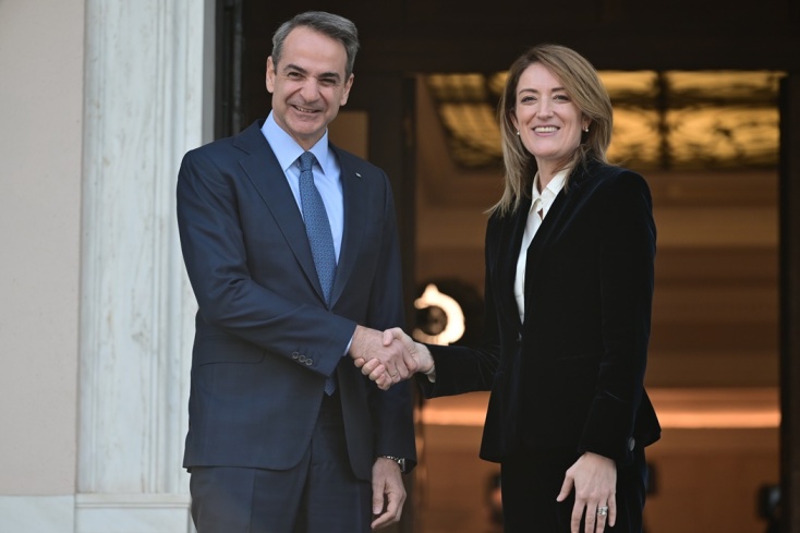 Κυριάκος Μητσοτάκης - Ρομπέρτα Μετσόλα: Στιγμιότυπο από τις κοινές δηλώσεις