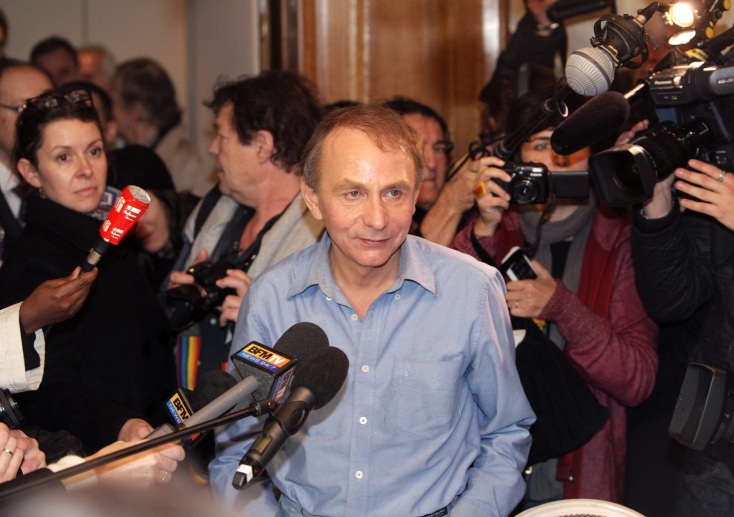 Σαν σήμερα 26 Φεβρουαρίου: Το 1956 γεννιέται ο Μισέλ Ουελμπέκ, ο διασημότερος εν ζωή Γάλλος συγγραφέας.