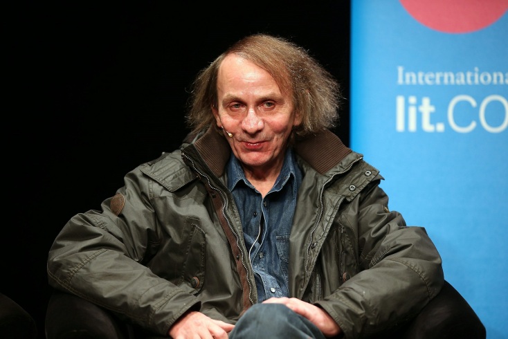 Σαν σήμερα 26 Φεβρουαρίου: Το 1956 γεννιέται ο Μισέλ Ουελμπέκ, ο διασημότερος εν ζωή Γάλλος συγγραφέας.